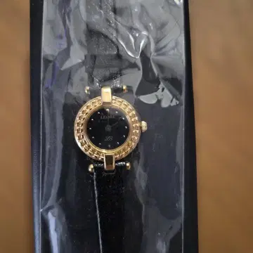 LEOBE 리오베 아날로그 쿼츠 블랙/골드