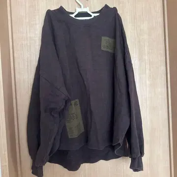 CUBE SUGAR 다크 브라운 맨투맨