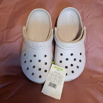 crocs 화이트 클래식 샌들 M 사이즈