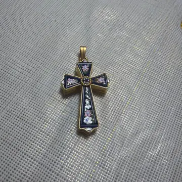 이탈리아제 꽃 무늬 십자가 펜던트