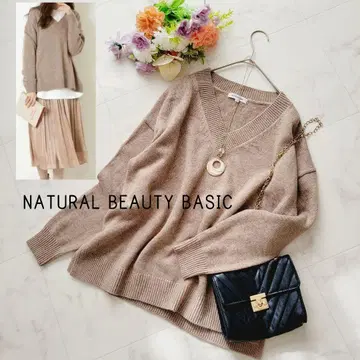새상품급*내추럴 뷰티 베이직*깊은 V넥 니트