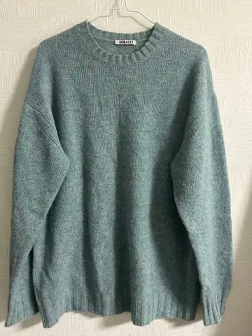 AURALEE 라이트 블루 스웨터 사이즈 4