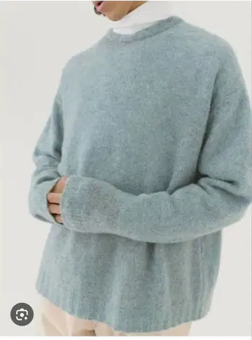 AURALEE 라이트 블루 스웨터 사이즈 4