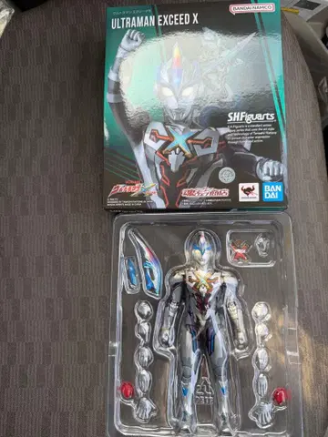 피규아트 울트라맨 엑시드 X S.H 피규아트 울트라맨