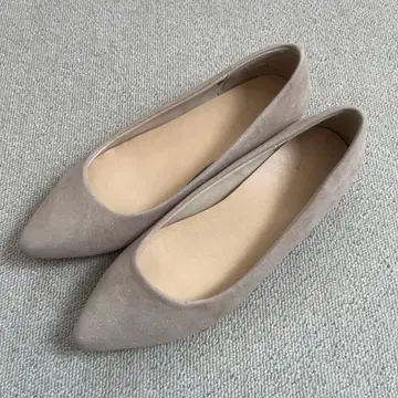 베이지 스틸레토 플랫슈즈