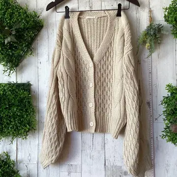 평평하게 놓았을 때 가슴 너비 63