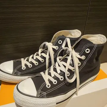 Converse 블랙 하이컷 스니커즈