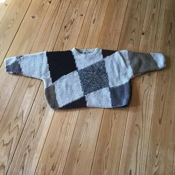 요건 레일 스웨터