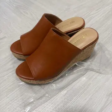 RODESKO 브라운 웨지솔 샌들