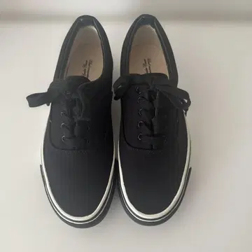 블랙 캔버스 로우컷 스니커즈 미사용 Size :24.5-25.0