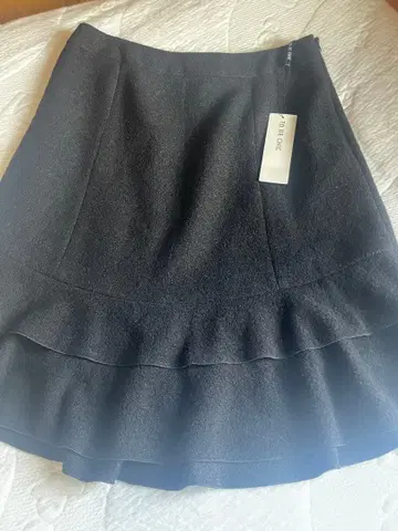 택 포함 새상품 투 비 시크 플레어 스커트 블랙 46