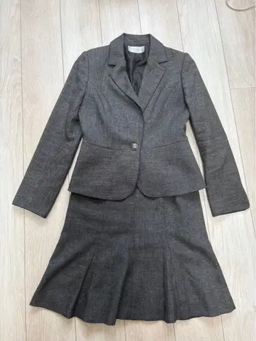 ESPRITMUR 브라운 계열 스커트 수트