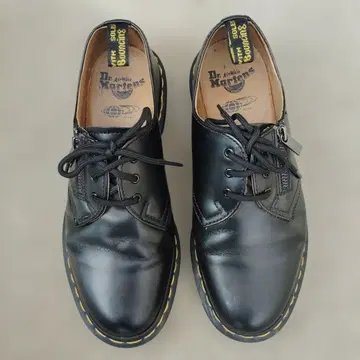 닥터마틴 1461 빔즈 모델