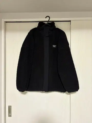 ROXY 블랙 보아 자켓