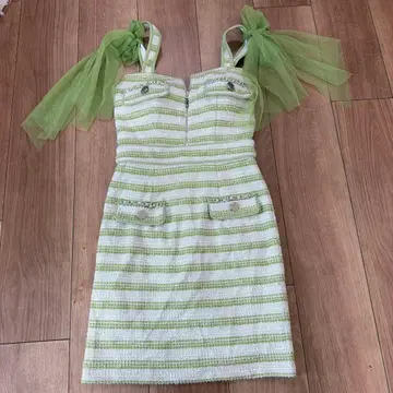 그린 화이트 스트라이프 타이트 드레스 an