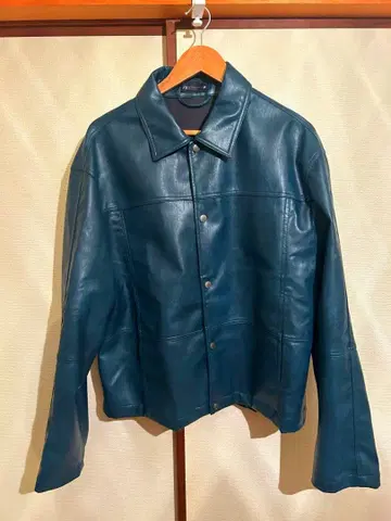 ZARA 인조 가죽 버튼 달린 자켓