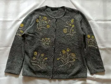 DAMA collection 꽃무늬 자수 가디건