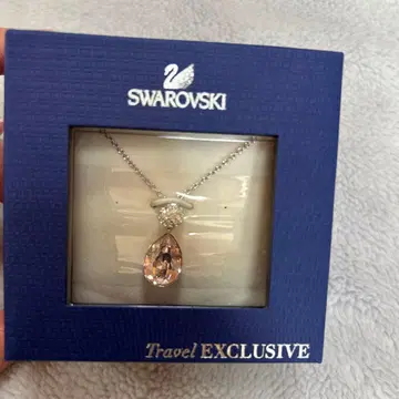 SWAROVSKI 드롭 핑크 크리스탈 목걸이 공항 기내 한정판 박스 포함
