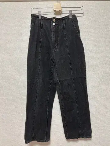 블랙 와이드 팬츠 패널 디자인