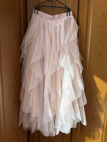 볼륨 프릴 샤샤 스커트