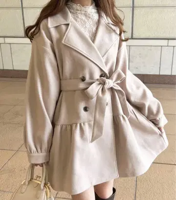 apresjour 숏 티어드 코트