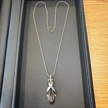 실버 트위스트 디자인 목걸이