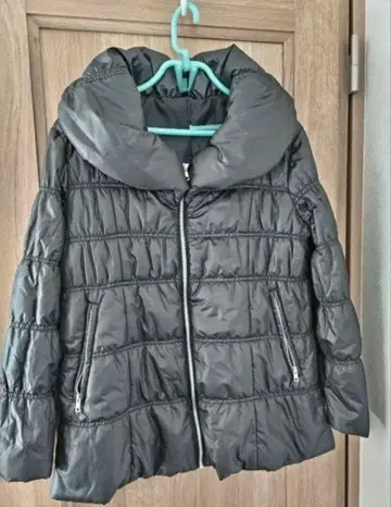 미치코 런던+ 코트