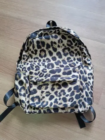 레오파드 무늬 백팩