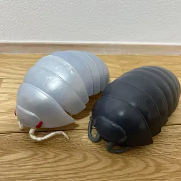 공벌레 모형 피규어 2개 세트