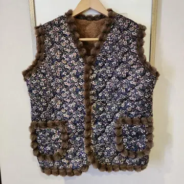 하르모니 조끼 퀼팅 폼폼 포함