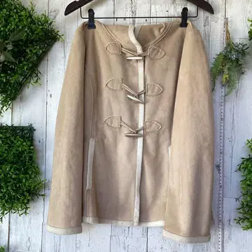 평평하게 놓음 가슴 너비 49 소매 폭 18