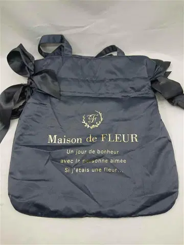 메종 드 풀르 리본 포함 토트백 네이비 계열 여성용