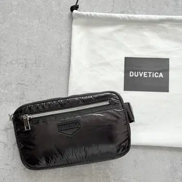 미사용 새상품 DUVETICA 듀베티카 바디 백 블랙 경량