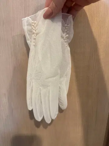 화이트 레이스 그로브와 튤 베일 세트