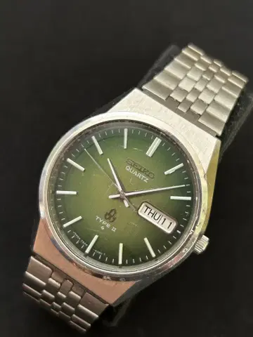 SEIKO TYPE II 쿼츠 손목시계 그린 작동 중