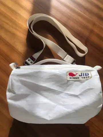 JIB 화이트 숄더백 세일백 네오