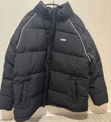 블랙 다운 자켓 후드 부착