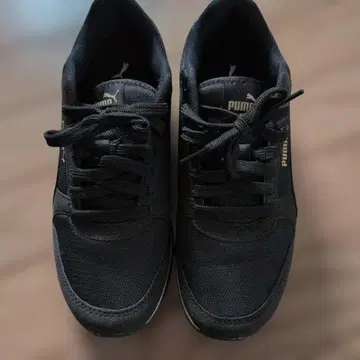 Puma 블랙 스니커즈