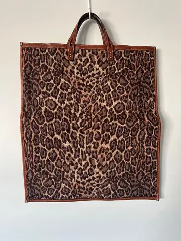 레오파드 무늬 토트백