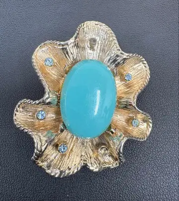 꽃 모양 브로치 파란색 스톤 포함