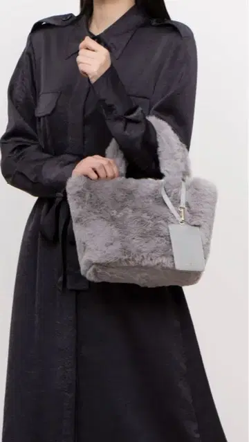 HUND RED 퍼 토트백 (케이스 포함)