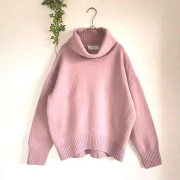 SLOBE IENA 슬로브 이에나 새상품급 핑크 울 터틀 오버 니트