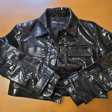 ZARA 크로커다일 엠보싱 자켓 XS