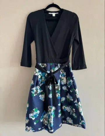 [ 컨디션 최상 ] 다이앤폰퍼스텐버그 꽃무늬 랩 원피스