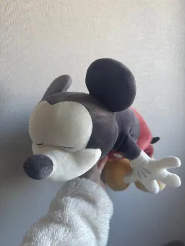 [ 새상품급 ] Disney 미키 모찌허그 니기니기 쿠션 미키마우스