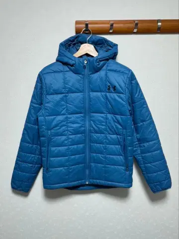 언더아머 새상품급 아머인슐레이트 후드 자켓