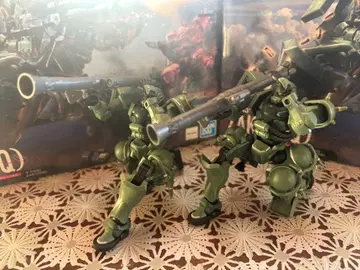 HG GQ 자쿠 기본 조립품 2체 세트