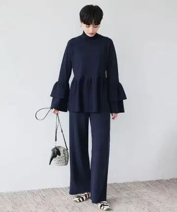 ELFRANK 페플럼 니트 셋업 네이비