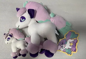 포켓몬 센터 가라르포니타 봉제 인형과 마스코트 키링 세트