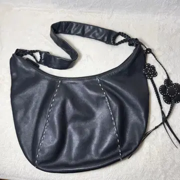 안나수이 ANNA SUI 숄더백 천연 가죽 블랙 플라워 참 초승달